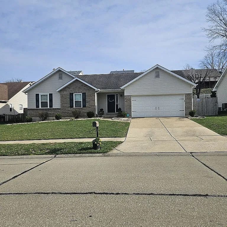 3425 Cottonwood Dr — exterior photo