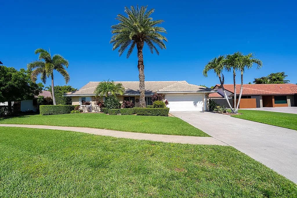 2674 Dibrell Trail Dr — exterior photo