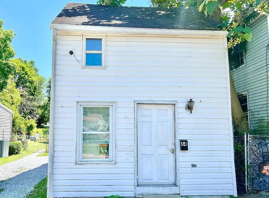 64 Union St — exterior photo