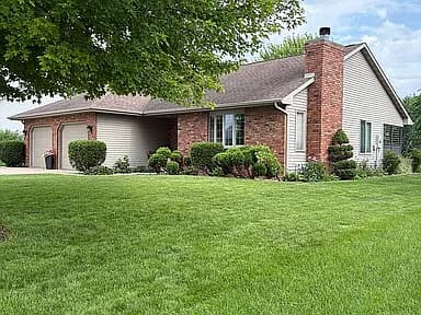 8564 Royal Oaks Dr — exterior photo