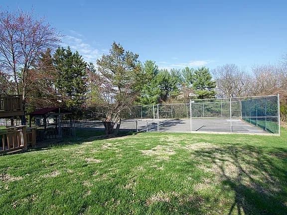 2909 Daniel Dr — exterior photo