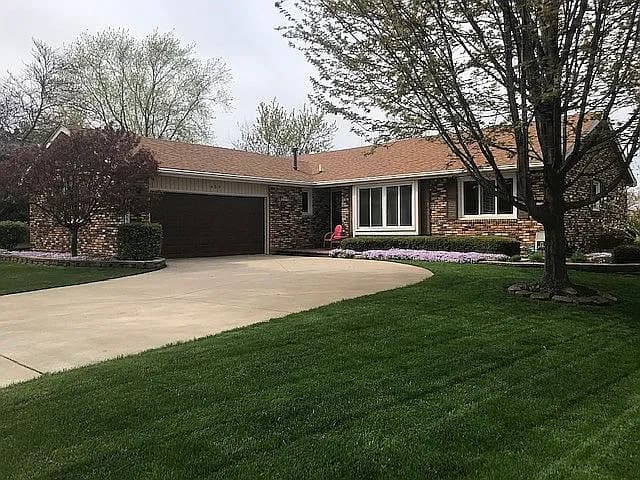 659 Woodstock Ln — exterior photo