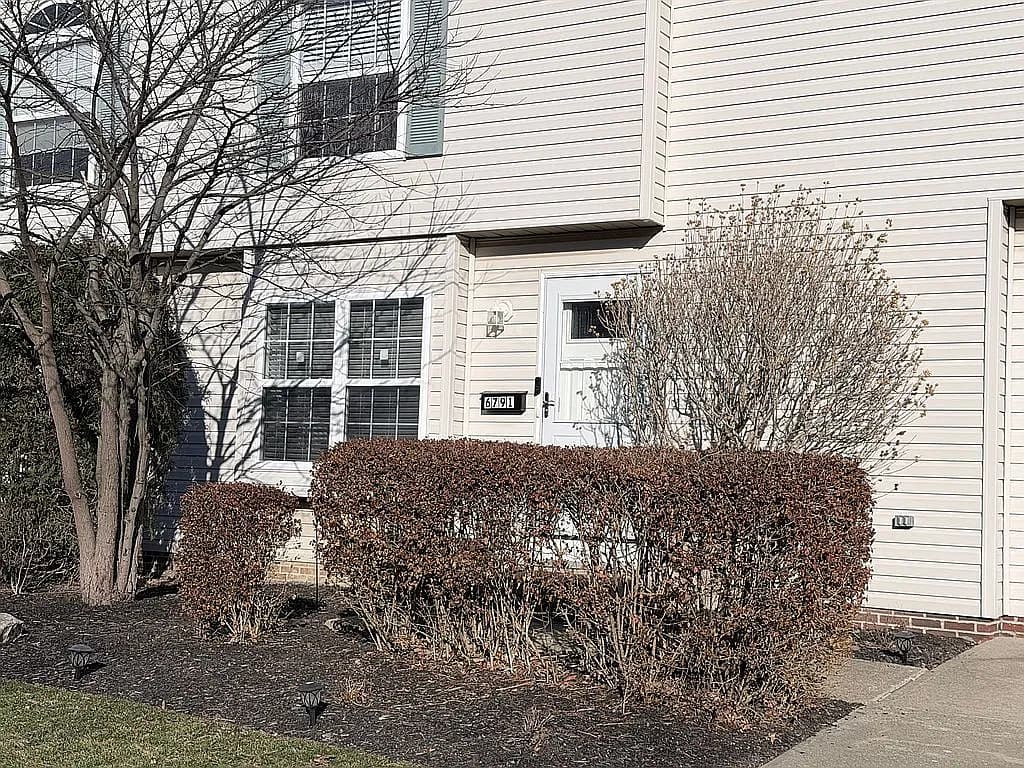 6791 Havenhurst Ct #11D — exterior photo