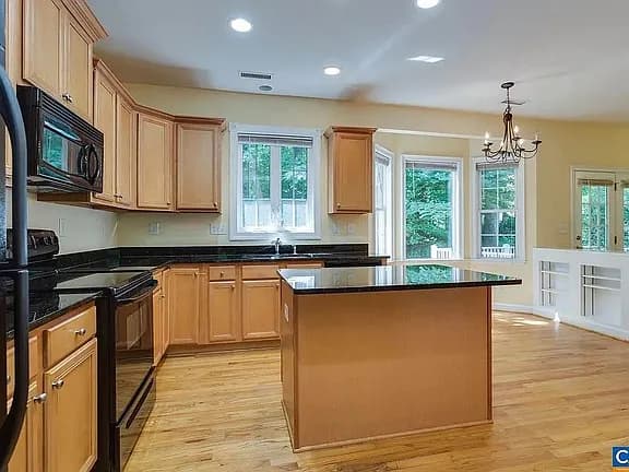 305 E Monacan Dr — exterior photo