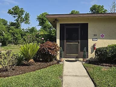 1204 9th Cir SE — exterior photo