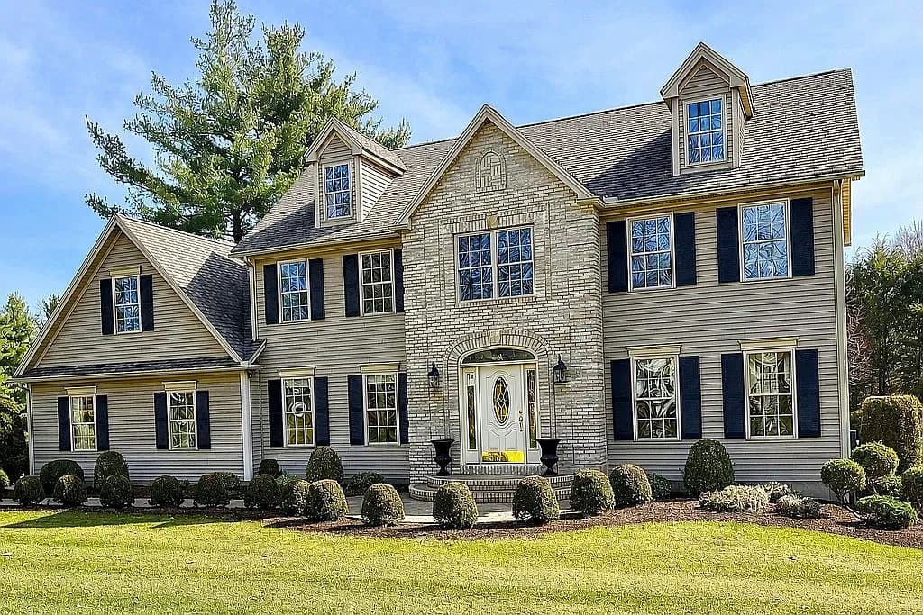 1318 Piper Rd — exterior photo