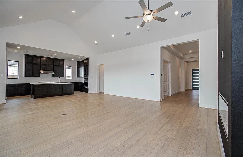 2015 Jade Manor Dr — exterior photo