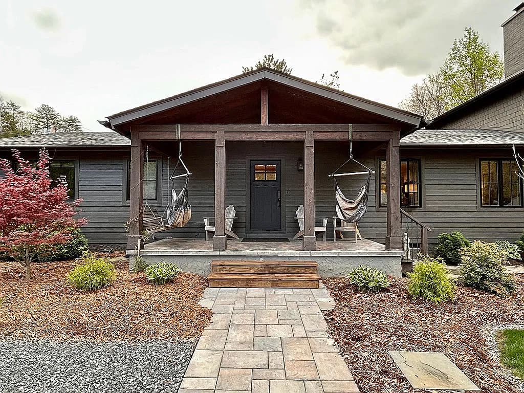 17 Grove St — exterior photo