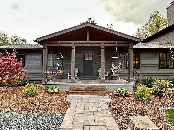 17 Grove St — exterior photo