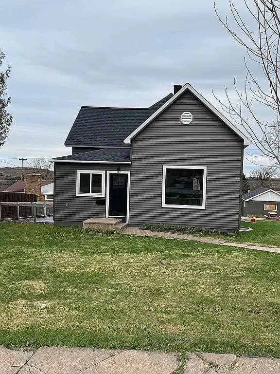 137 High St — exterior photo