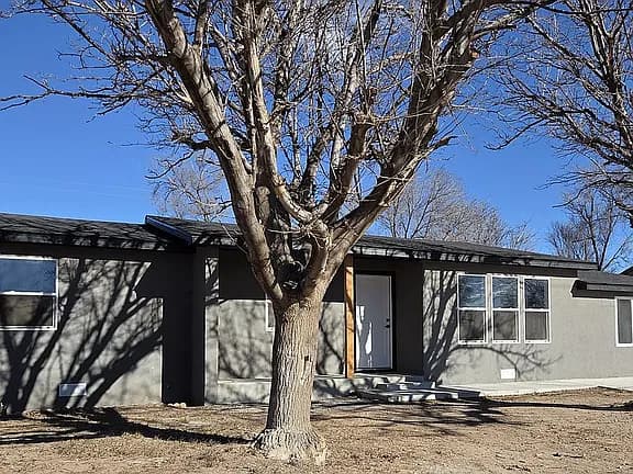 722 W 17th St — exterior photo