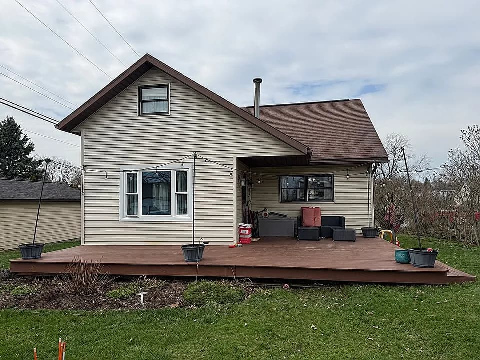 318 Fairview Ave NW — exterior photo