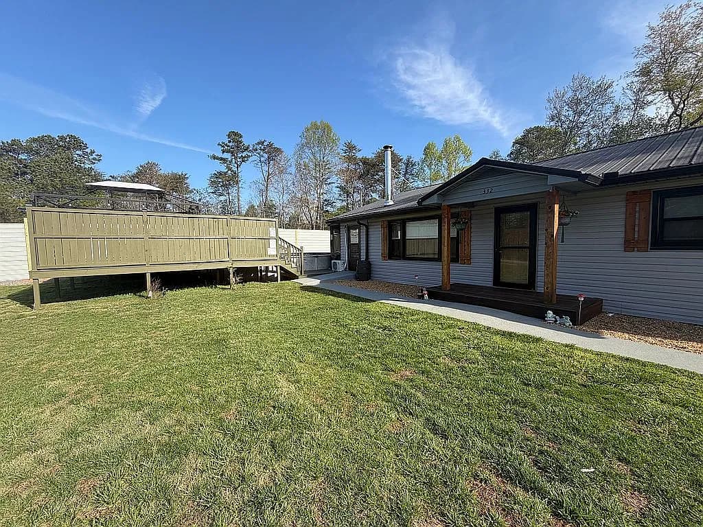 332 Epley Dr — exterior photo
