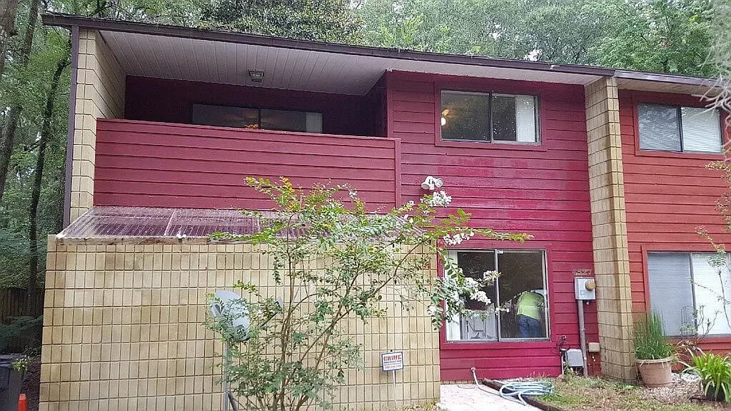 4327 SW 67th Ter — exterior photo