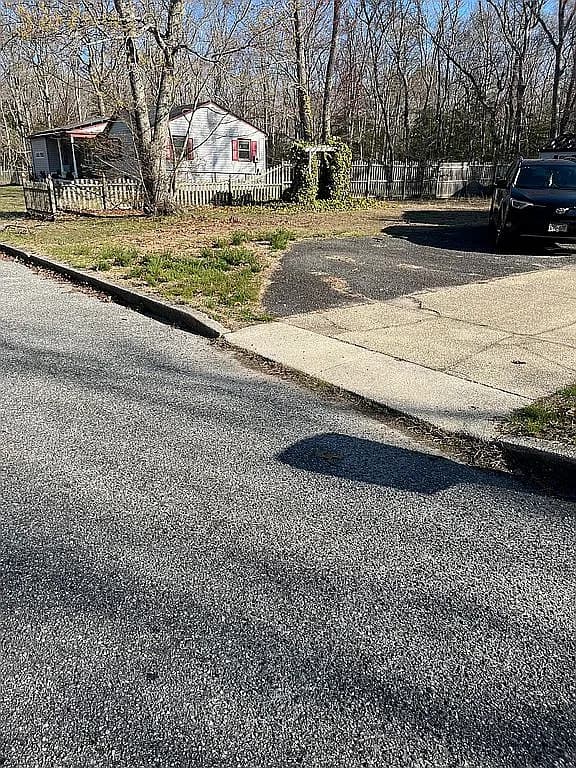 114 Chestnut Ave — exterior photo