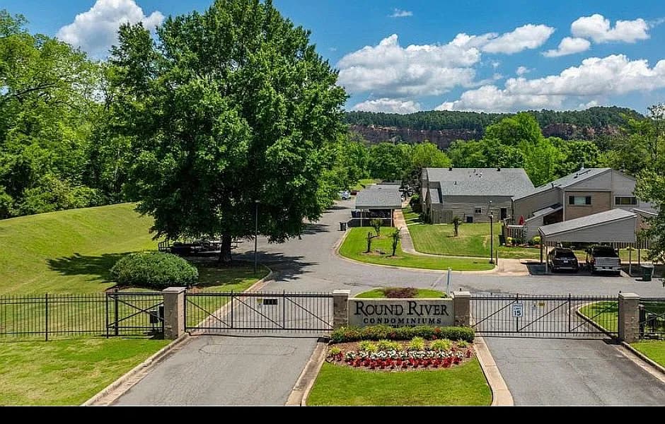 2518 Riverfront Dr APT 3 — exterior photo