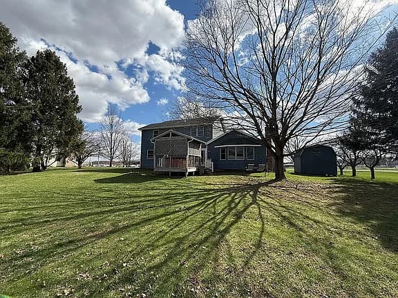 1800 E Possum Rd — exterior photo