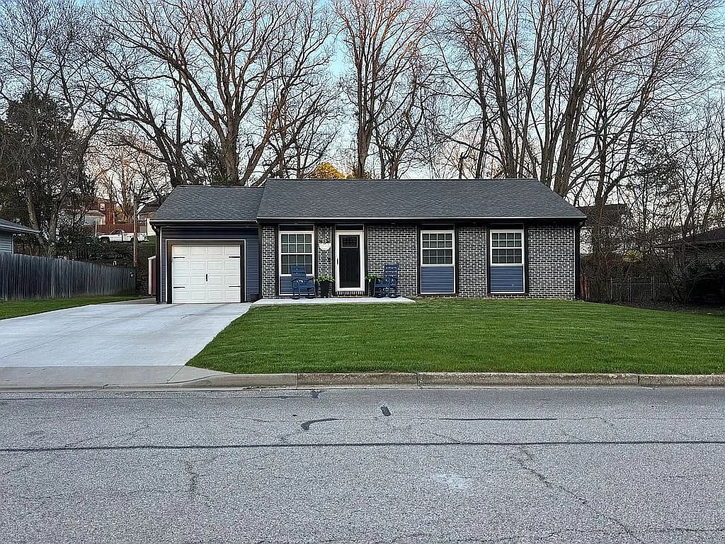 454 S Carroll St — exterior photo