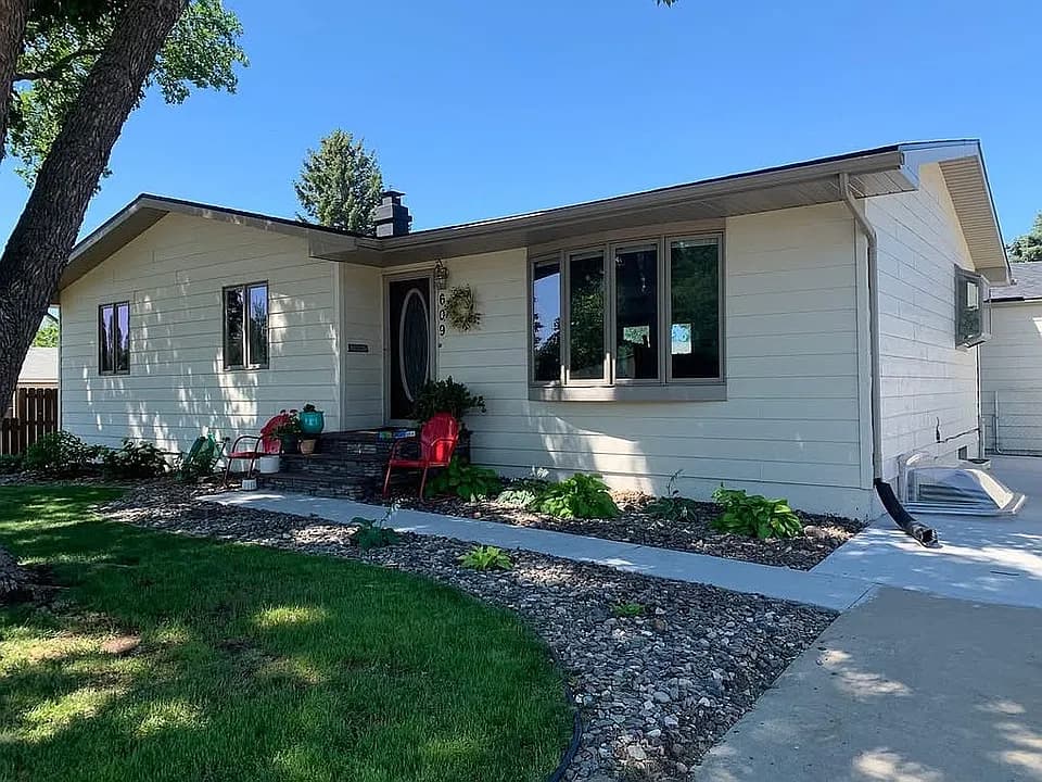 609 N Oneida Ave — exterior photo