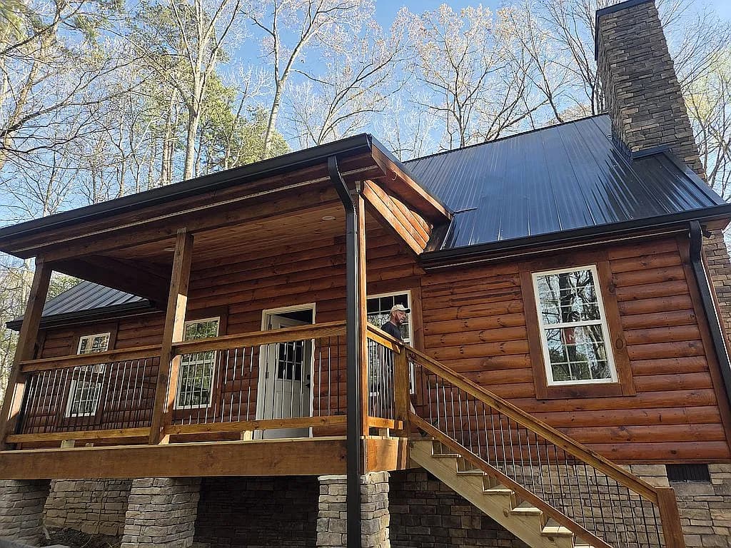 111 Little John Ln — exterior photo