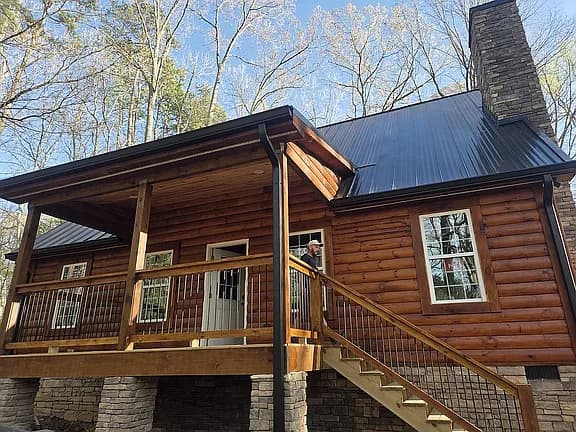 111 Little John Ln — exterior photo