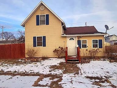 205 N Iowa St — exterior photo