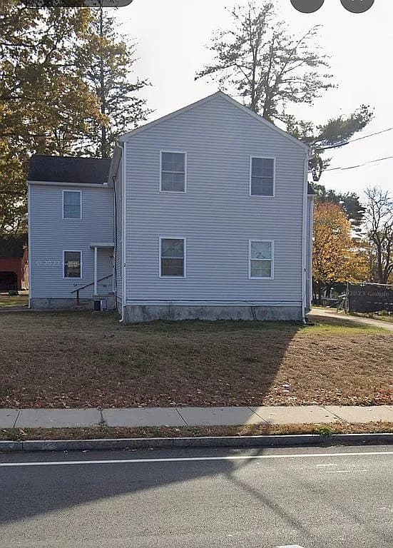 987 Silver Ln — exterior photo