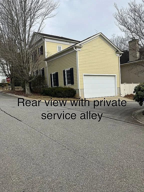 101 White Ash Dr E — exterior photo