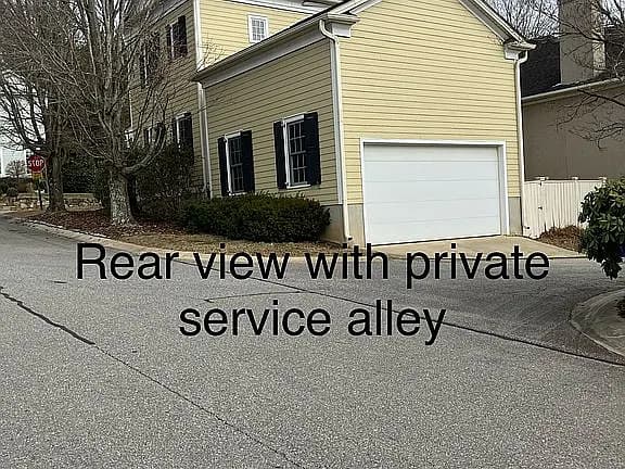 101 White Ash Dr E — exterior photo