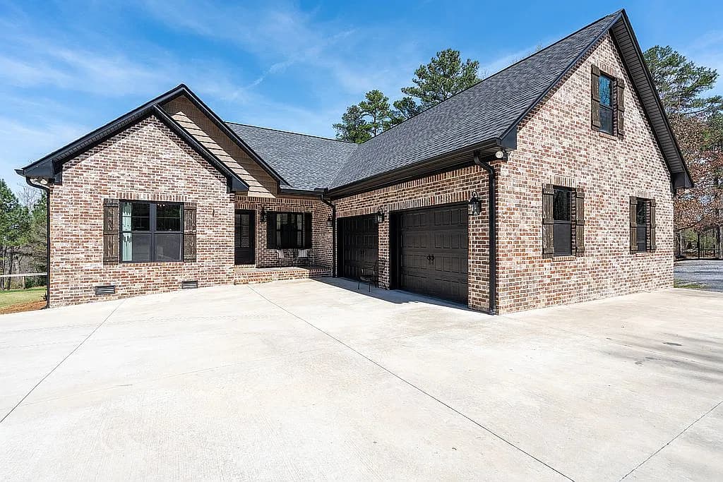 341 County Road 224 — exterior photo