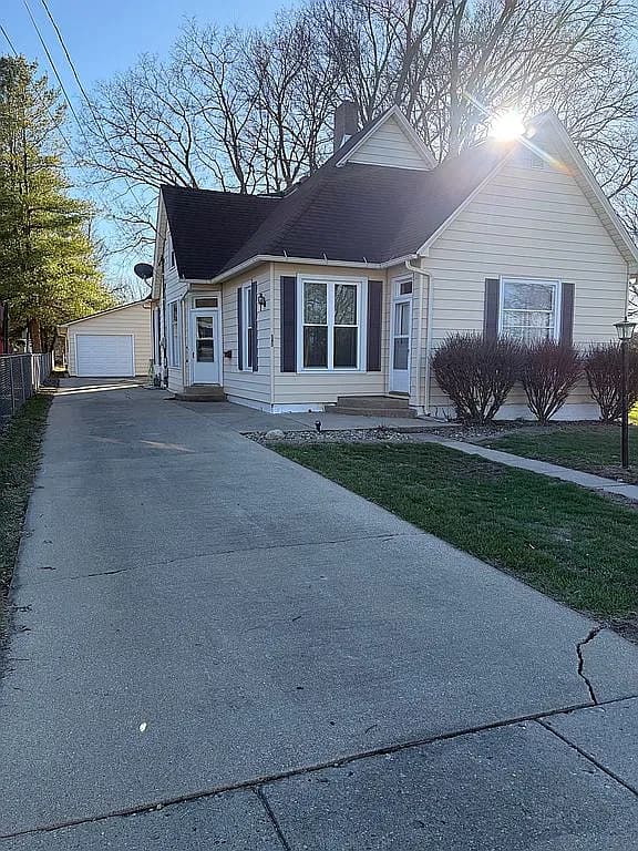 545 Woodland Dr — exterior photo