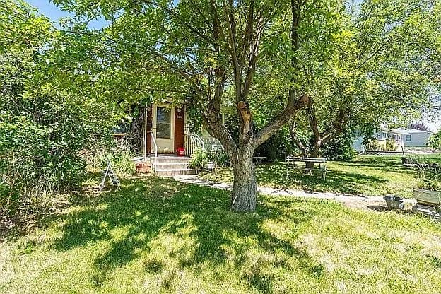 1388 Ridge St — exterior photo