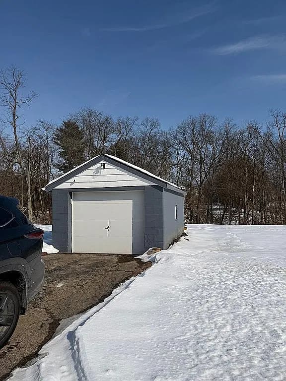 9205 McKinney Rd — exterior photo