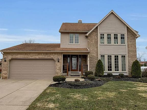 29 Greenmeadow Dr — exterior photo