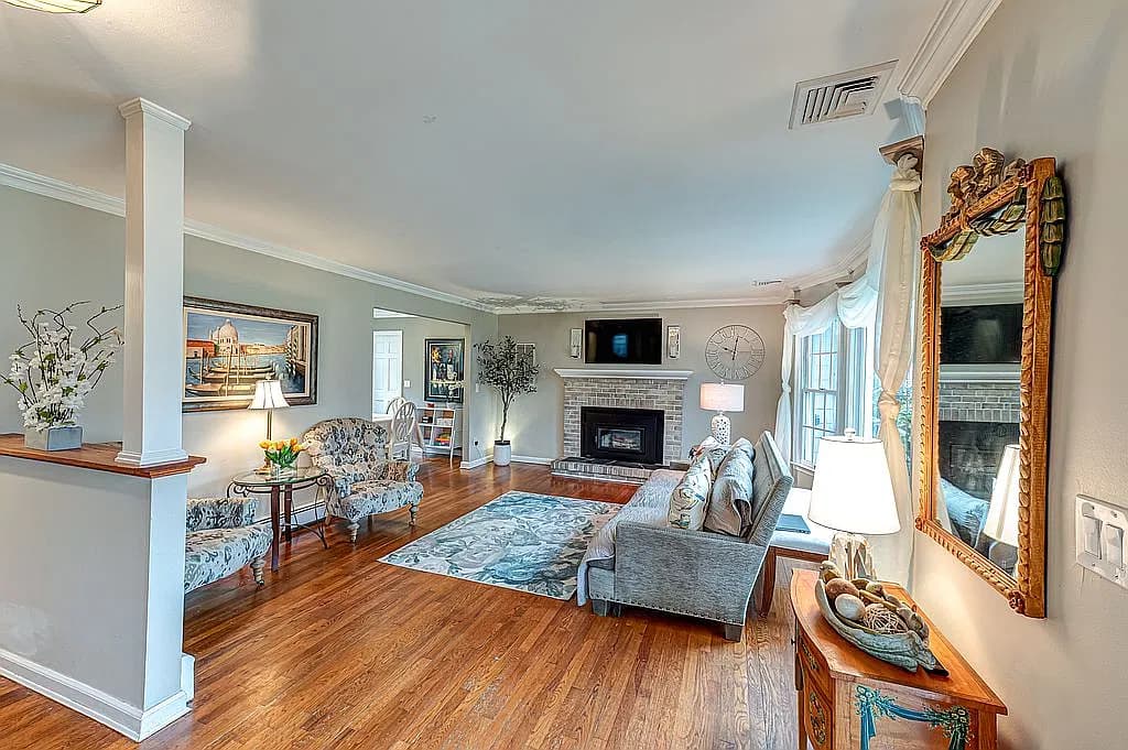 12 Grace Ct — exterior photo