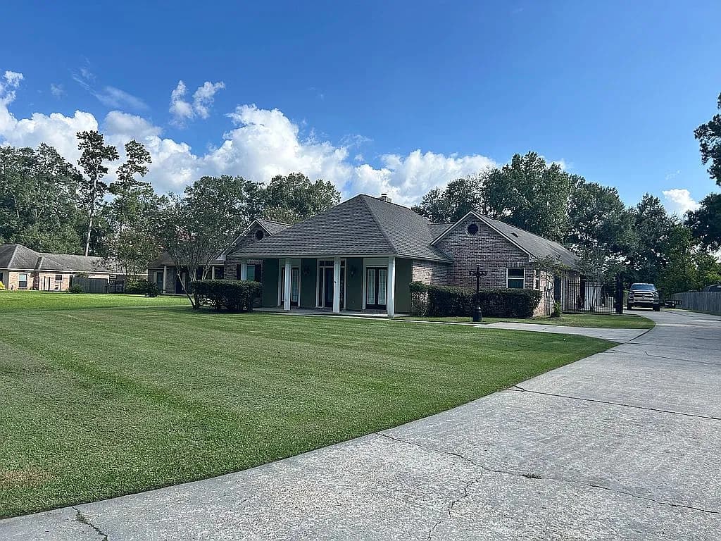 18248 Magnolia Bend Rd — exterior photo