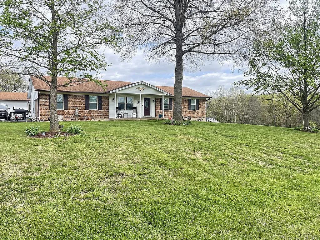 1118 Emerald Dr — exterior photo