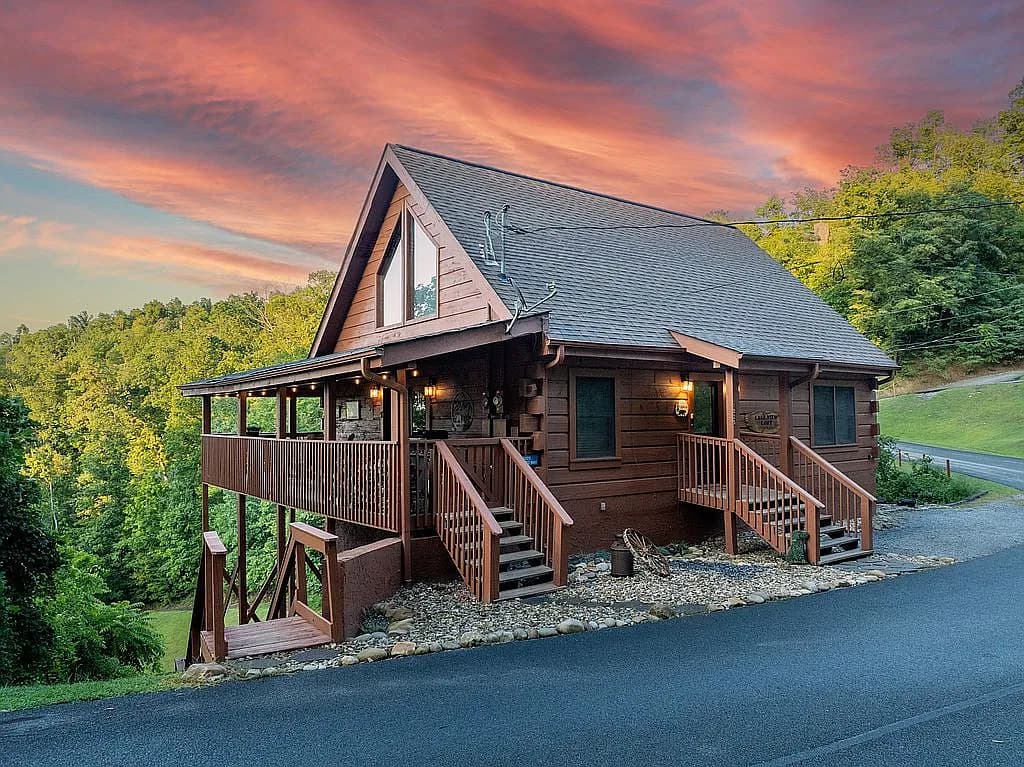 1025 Willard Way — exterior photo
