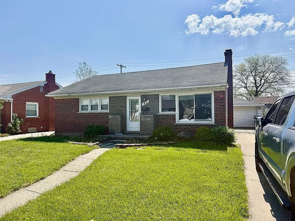 1451 Walnut St — exterior photo