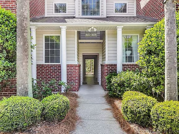 1654 Camfield Ln — exterior photo