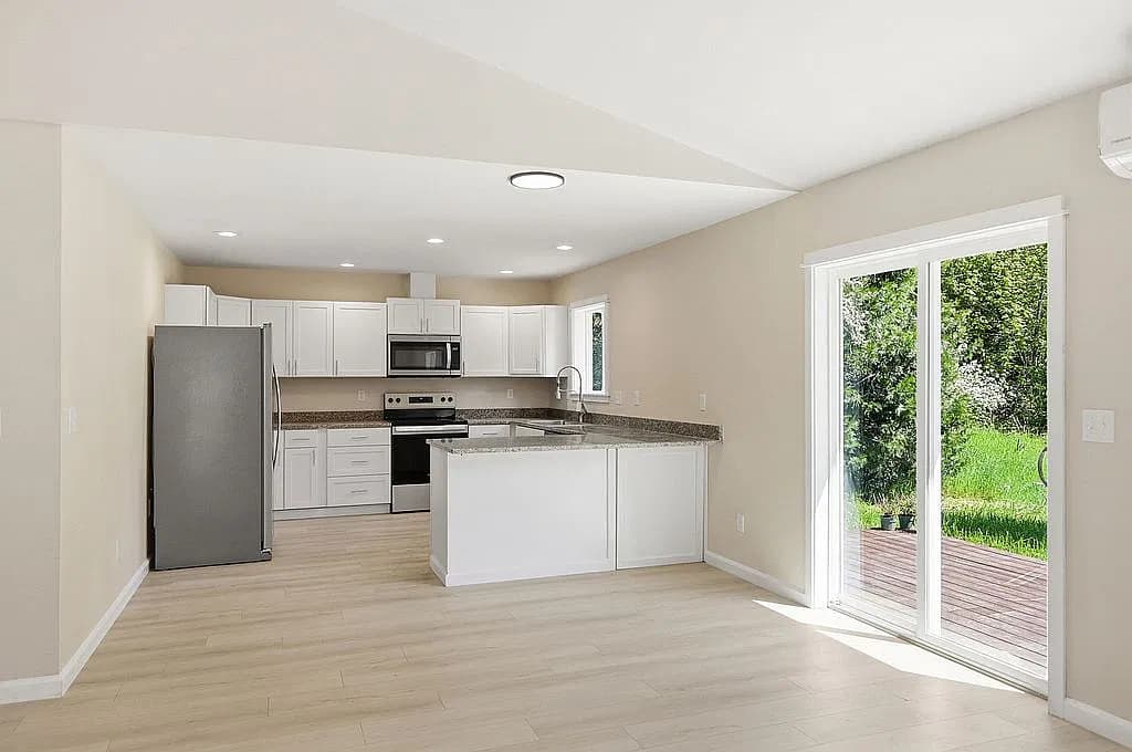 48400 Roaring Rapids Way — exterior photo