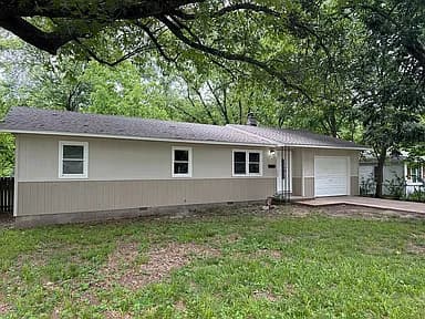 701 Gibson Ave — exterior photo