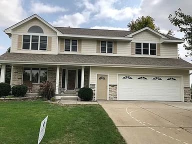 1001 SW Maplewood Dr — exterior photo