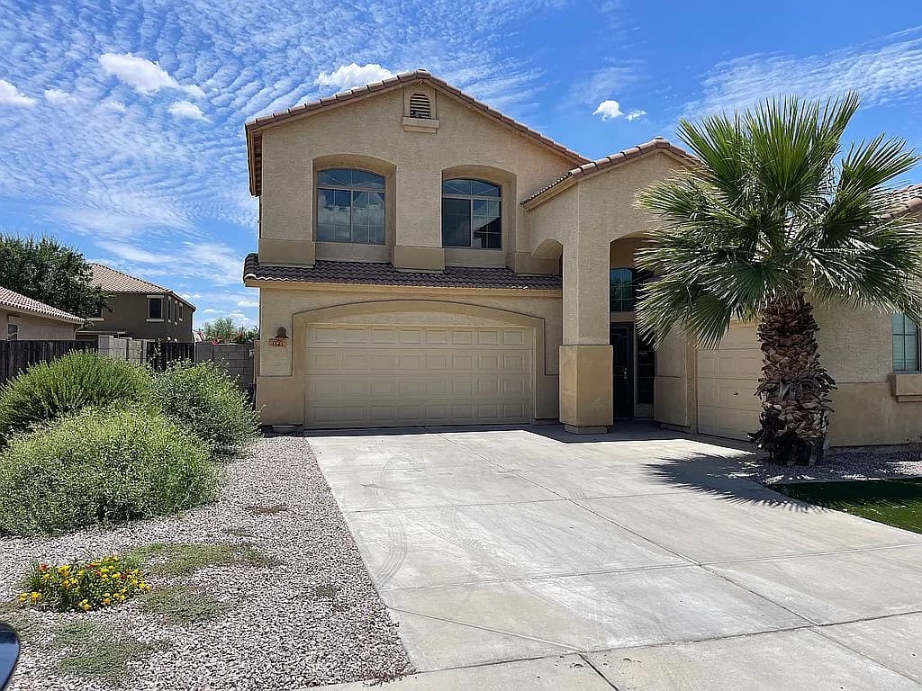 1121 E Jahns Dr — exterior photo
