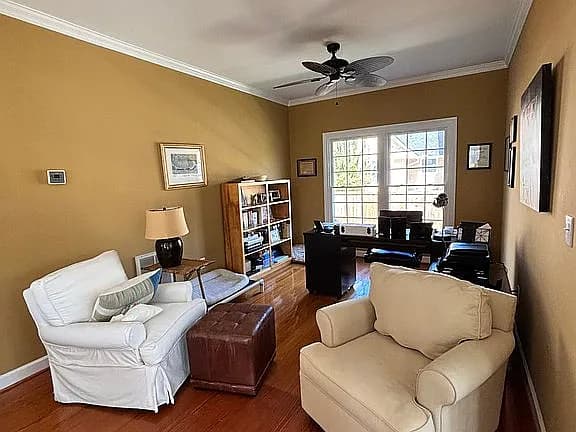 1069 Groves Manor Ct — exterior photo