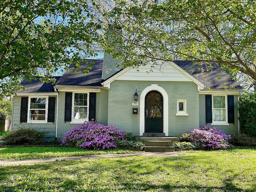 2703 Bayard Park Dr — exterior photo