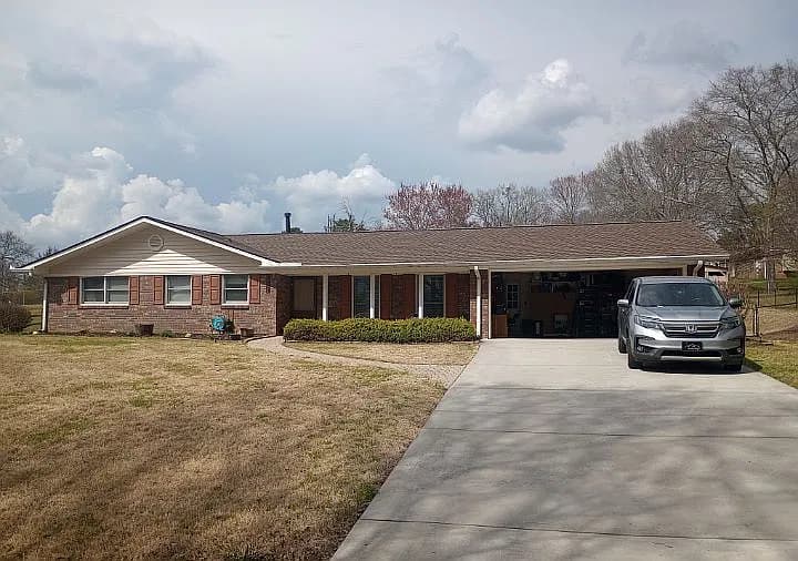 739 Sage Ln NW — exterior photo