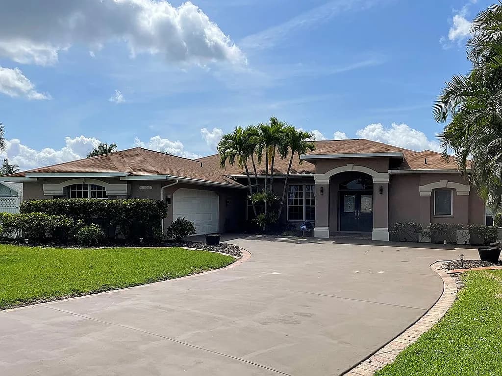 1106 SE 37th Ln — exterior photo