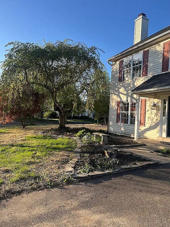 21 Greenleaf Cir — exterior photo