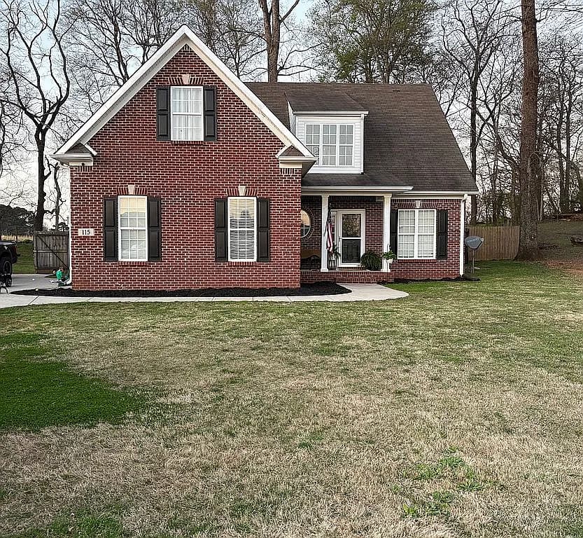 115 Hickory Gln — exterior photo